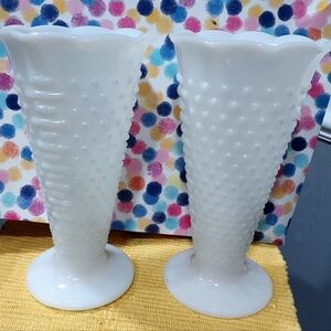 9 5" white hobnob vases